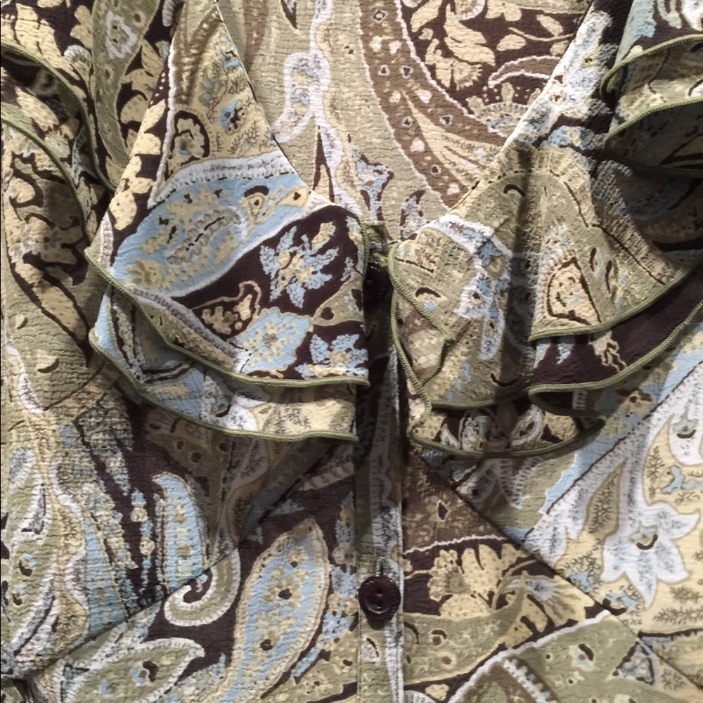 Emma James button down blouse 👚 100%Polyester